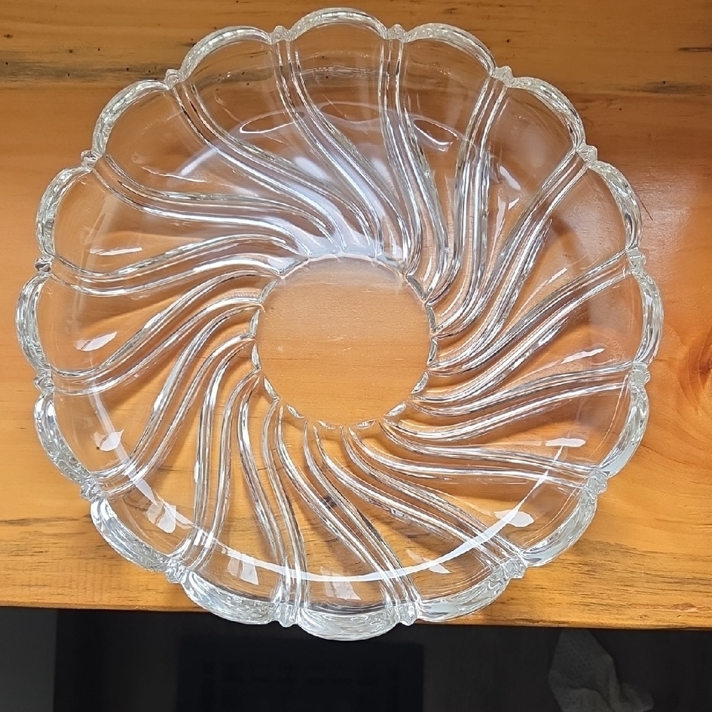 Elegant Clear Glass Serving Platter
